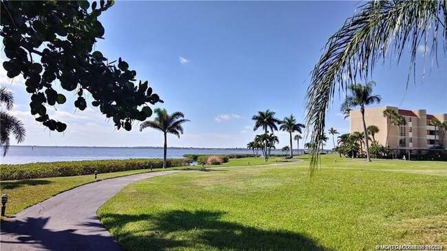 Building Photo - 3432 NE Causeway Blvd