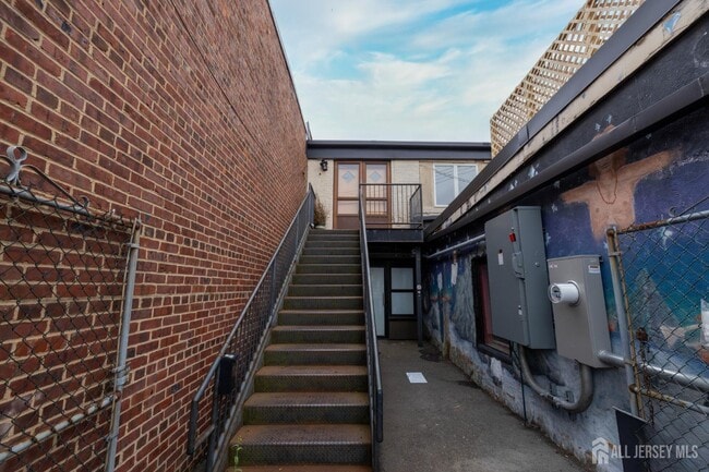 Building Photo - 353 Springfield Ave