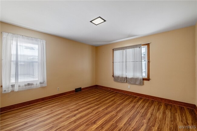 Building Photo - 133 Halstead Ave