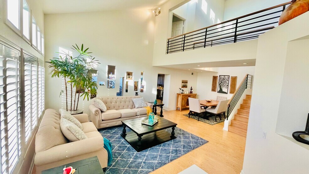 Living Room - 2501 Avenita Alpera