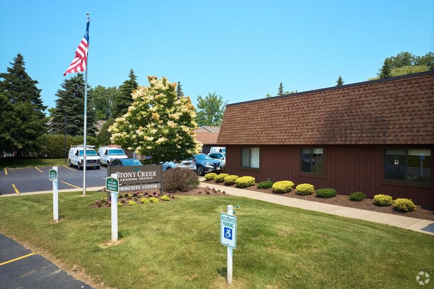 Stoney Creek Apartments 570 Stowell Dr Greece NY 14616 Apartment Finder