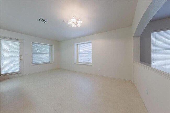 Building Photo - 1106 Fossil Cove