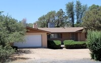 Building Photo - 903 Green Ln