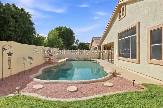 Building Photo - 7027 W Potter Dr
