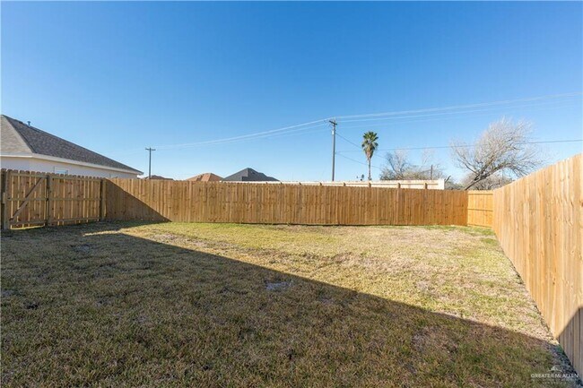 Building Photo - 3405 E Zinnia Ave