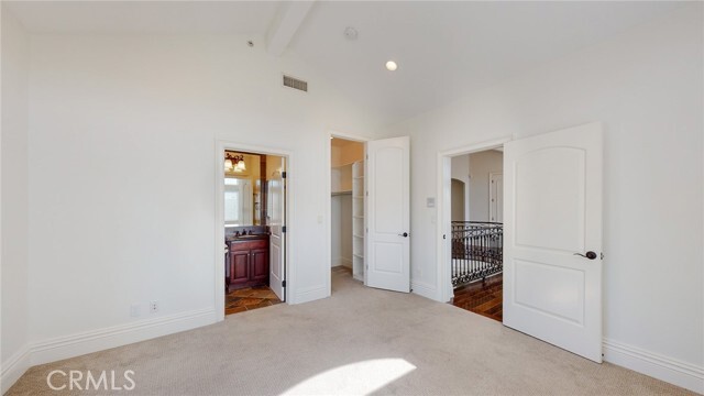Building Photo - 1102 Slauson Ln