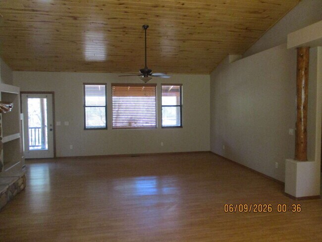 Building Photo - 1561 Mustang Run