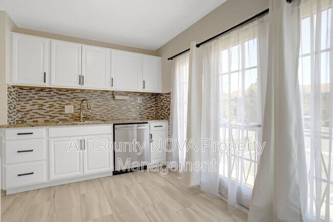 Building Photo - 3353 Ardley Ct
