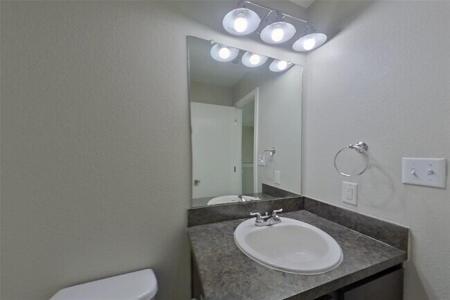 Building Photo - 15102 Verela Dr