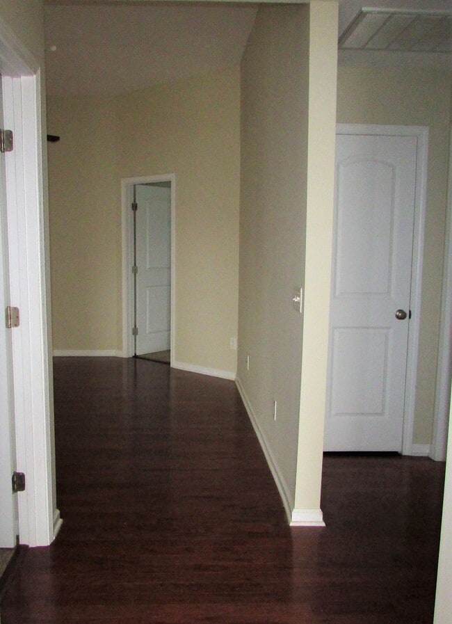 Building Photo - This property is located at The Villages at Mariner's Pointe - 3 Bedrooms  2 Baths  with 2 Car Ga...