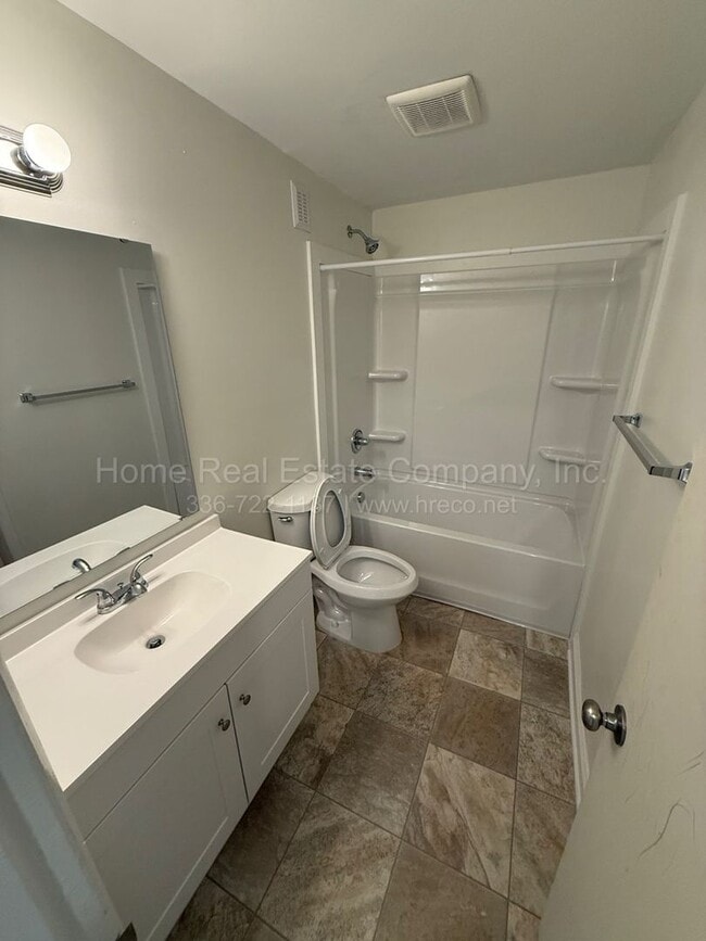 Building Photo - 630 Mulberry St SW