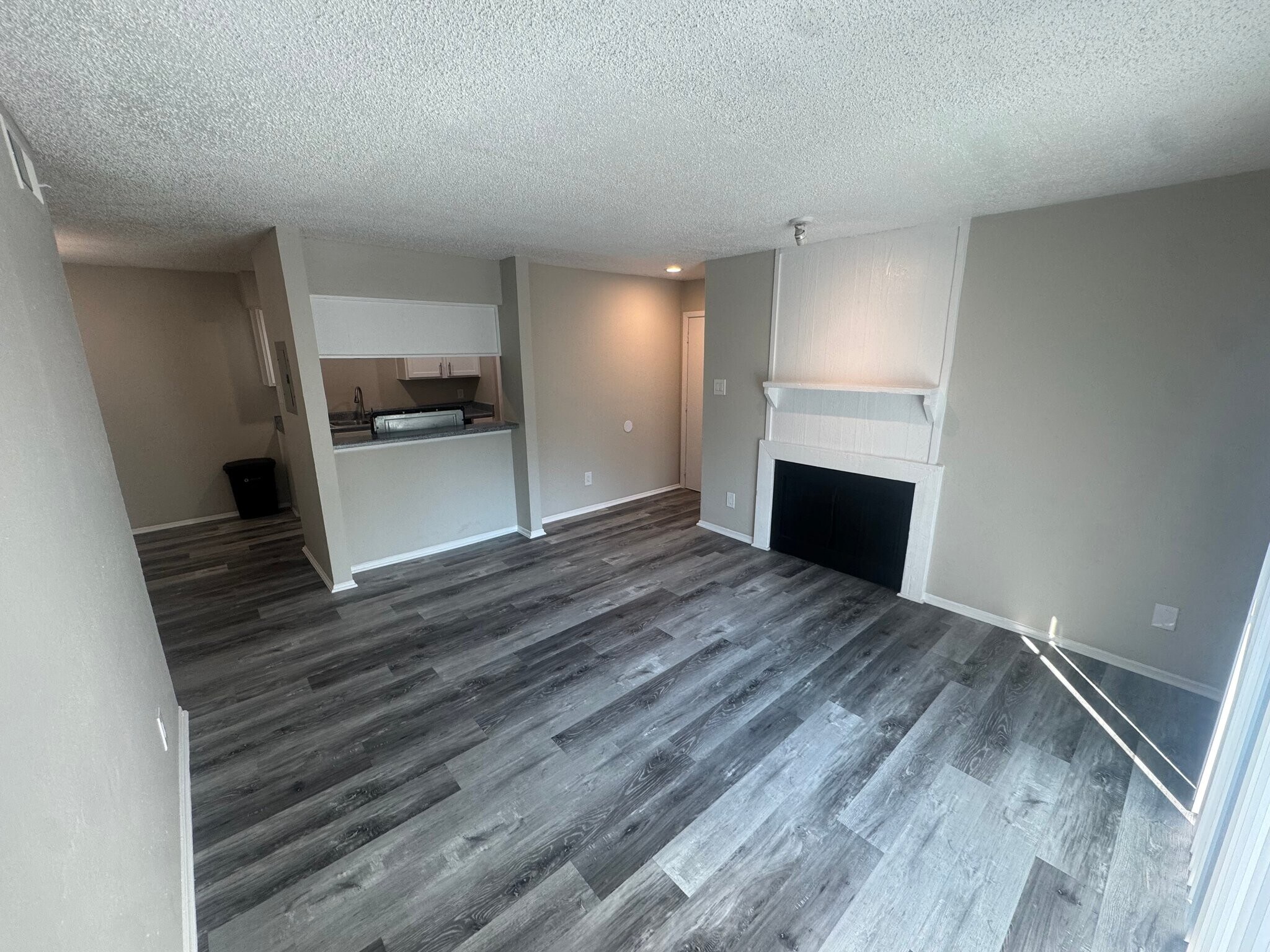 Building Photo - 2010 Estrada Pkwy