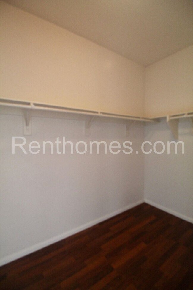 Building Photo - 13330 Via Bellarado