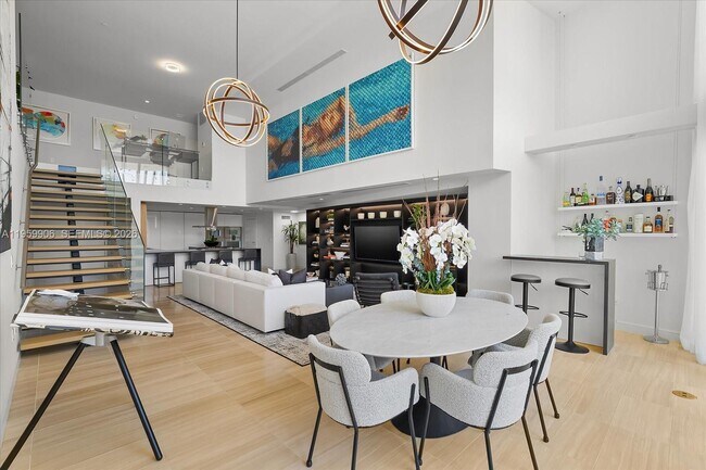 Building Photo - 4701 Meridian Ave