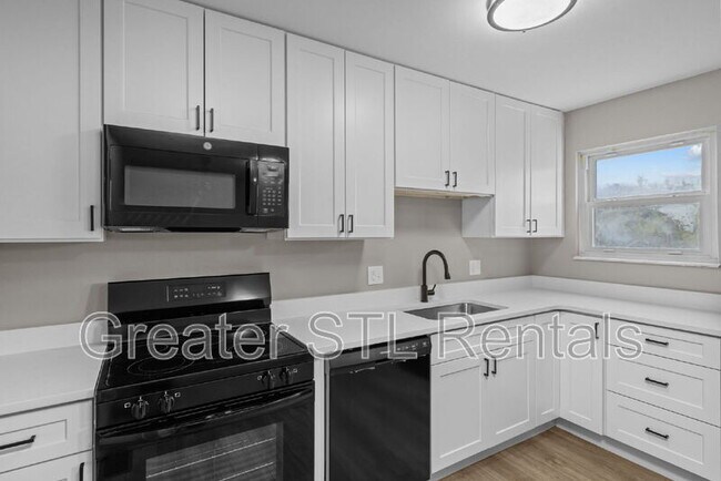 Building Photo - 702 Boca Chica Dr