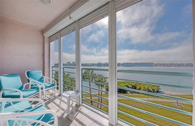 Building Photo - 8040 Sailboat Key Blvd S