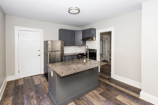 Building Photo - 2081 Halstead Ave
