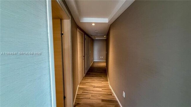 Building Photo - 801 S Miami Ave