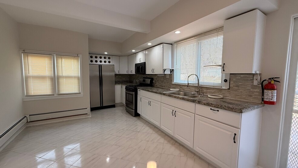 Building Photo - 238 Claremont Ave