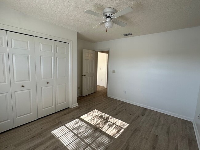 Building Photo - Move-In Ready 3-Bedroom Home with Pond Views in Desirable Mandarin!