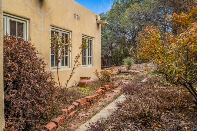 Building Photo - Step Into An Authentic Santa Fe Experience!