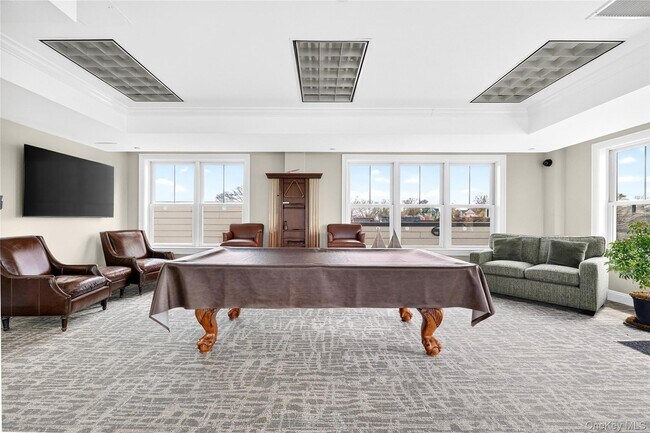 Building Photo - 225 Stanley Ave