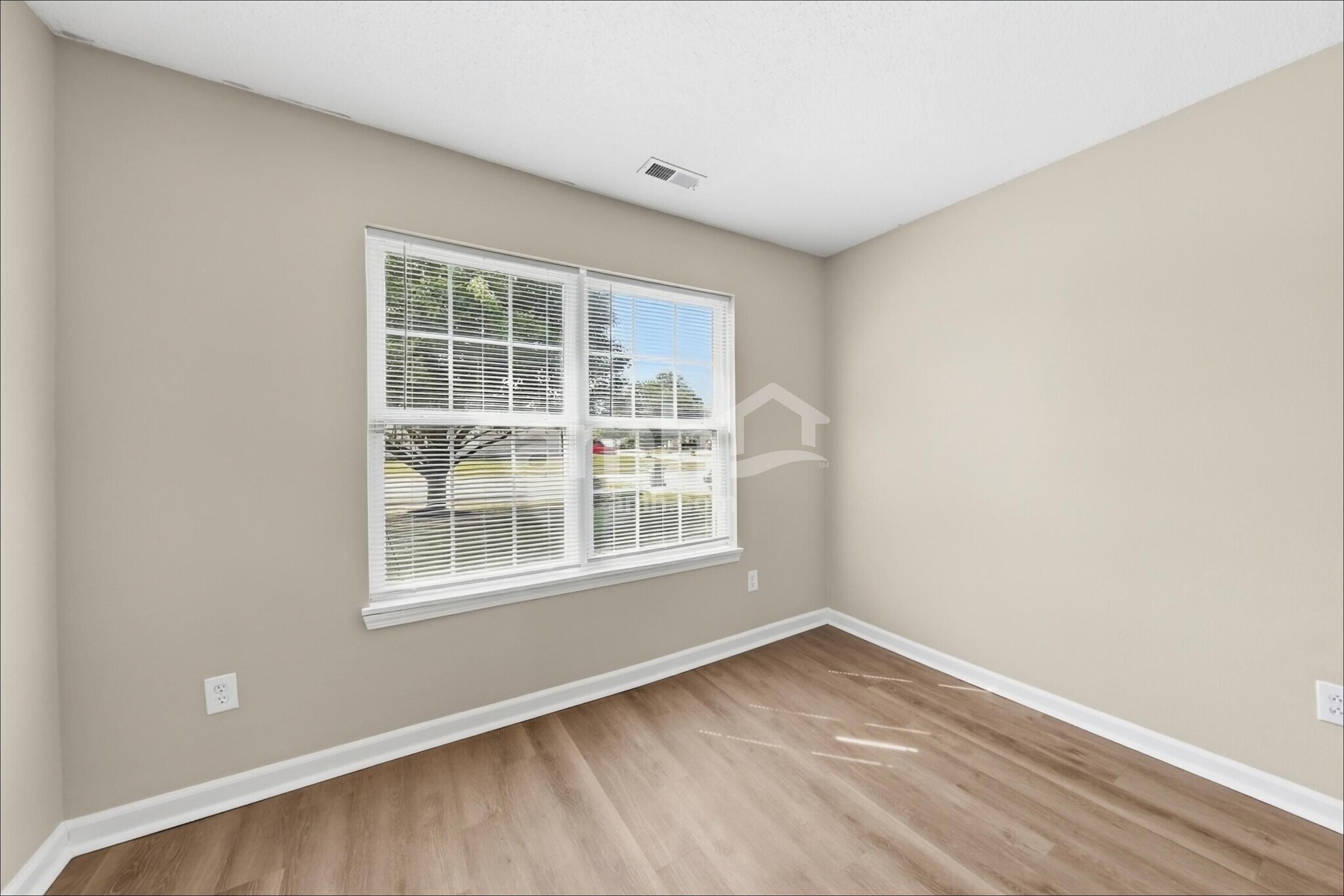 Building Photo - 8030 Ithaca Way
