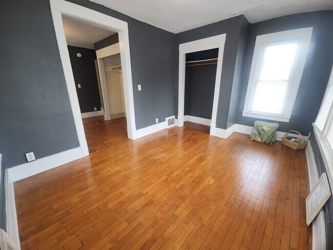 Building Photo - 1204 S Jefferson St