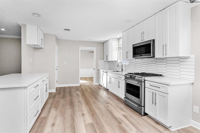 Building Photo - 9723 Moorberry Ln