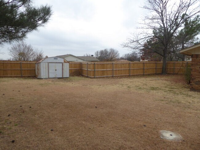 Building Photo - Corner Lot