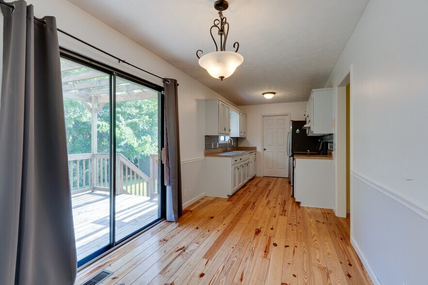 Building Photo - 463 Calista Rd