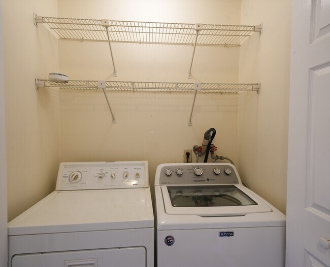 Building Photo - 16 Winter St