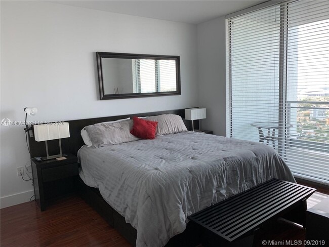 Building Photo - 90 SW 3rd St