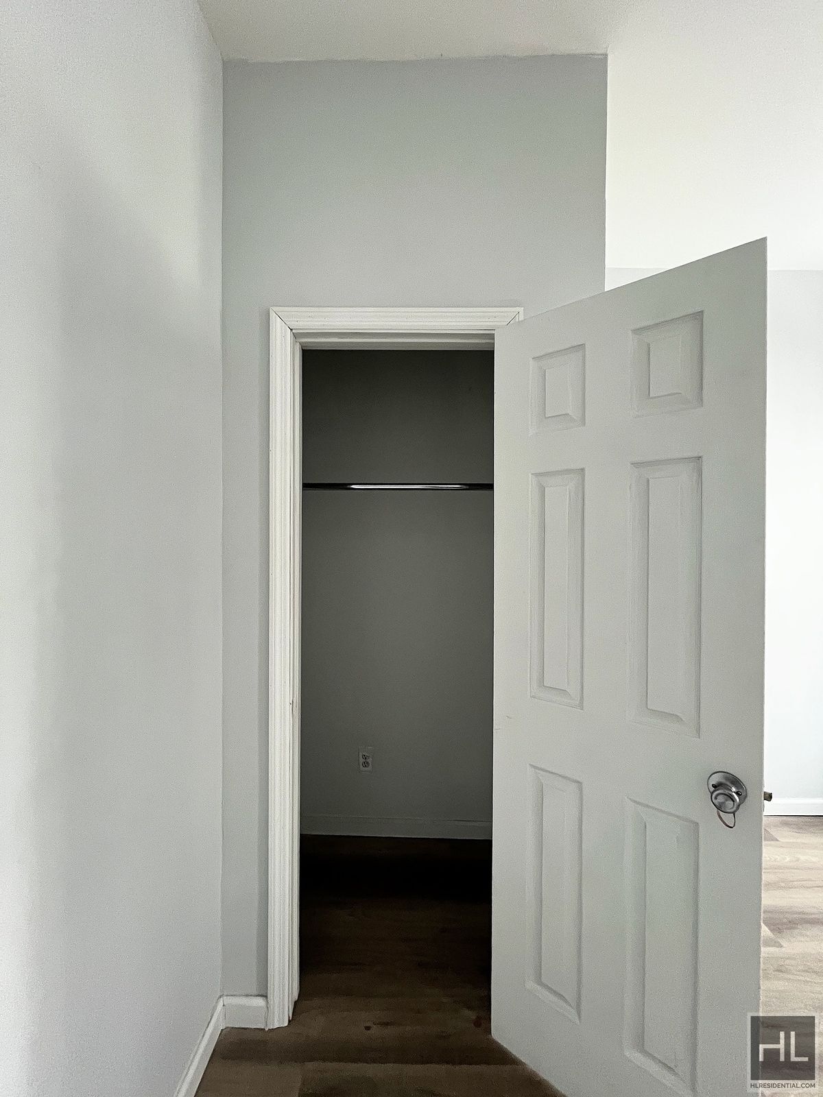 Building Photo - 1049 Jefferson Ave