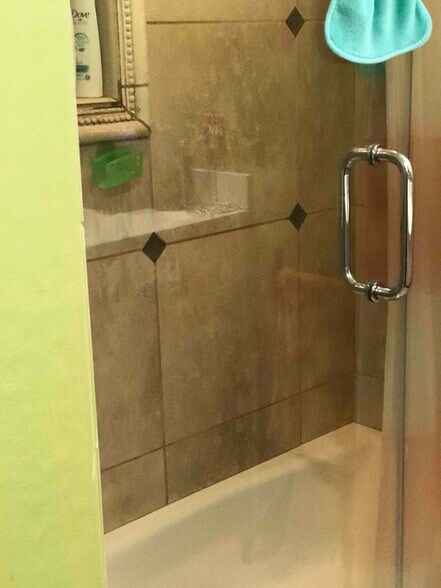 Building Photo - 10745 Champagne Rd