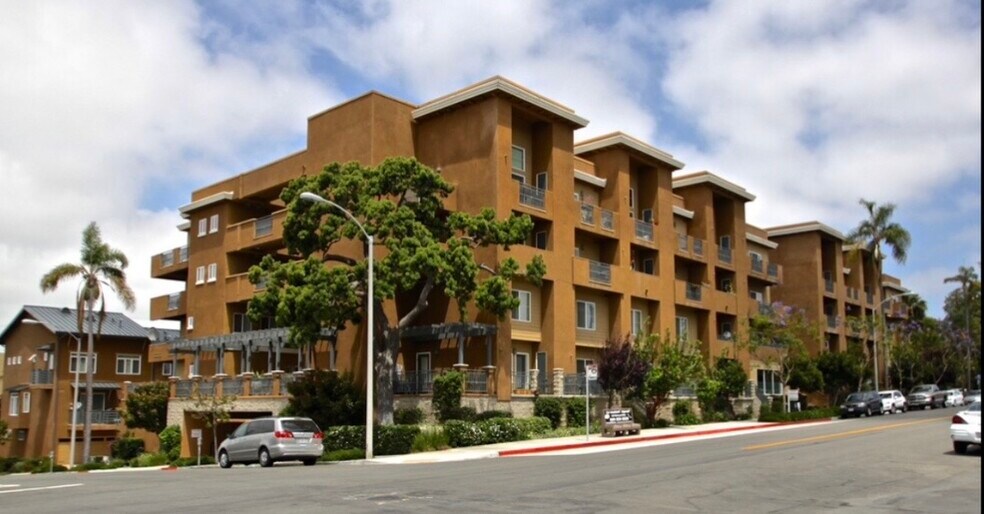 Building Photo - 2330 1st Ave