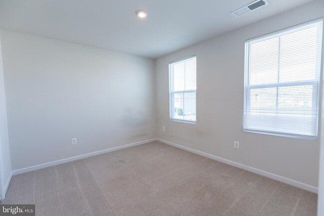 Building Photo - 228 Chandlers Glen Dr