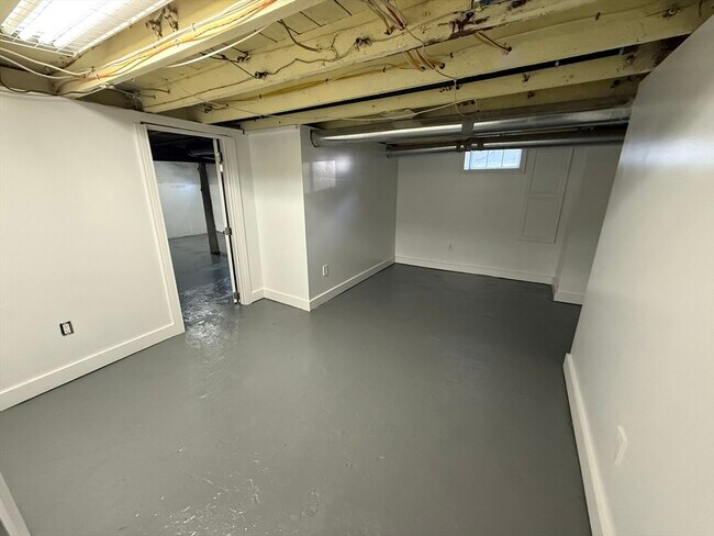 Building Photo - 9 Chilton St