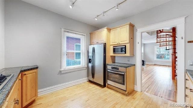 Building Photo - 218 S Emerson St