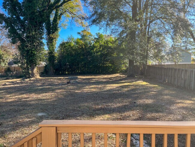 Building Photo - Beautifully Updated 3 Bed 2 Bath Haymount Home