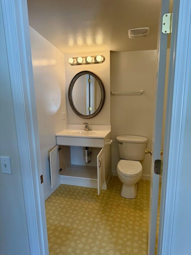 Building Photo - 3120 Radford Rd