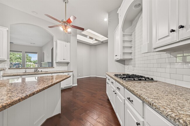 Building Photo - 22718 Emily Park Ln