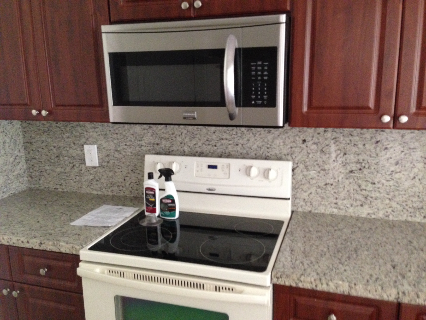 Built-in Microwave - 14933 SW 104th St