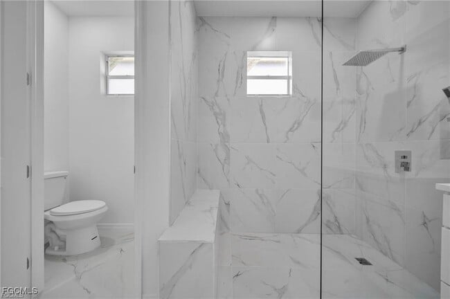 Building Photo - 3210 30th St SW