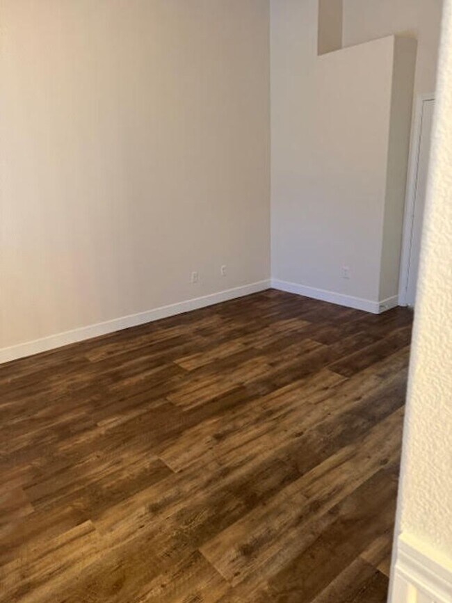 Building Photo - Nice Single Story Home in the Summerlin Area