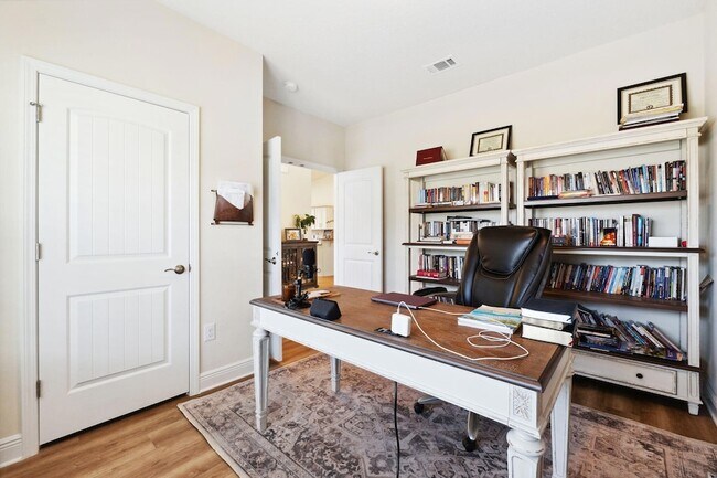 Building Photo - 585 Riverwalk Cir