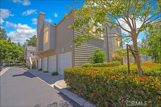 Building Photo - 12 Stoneglen