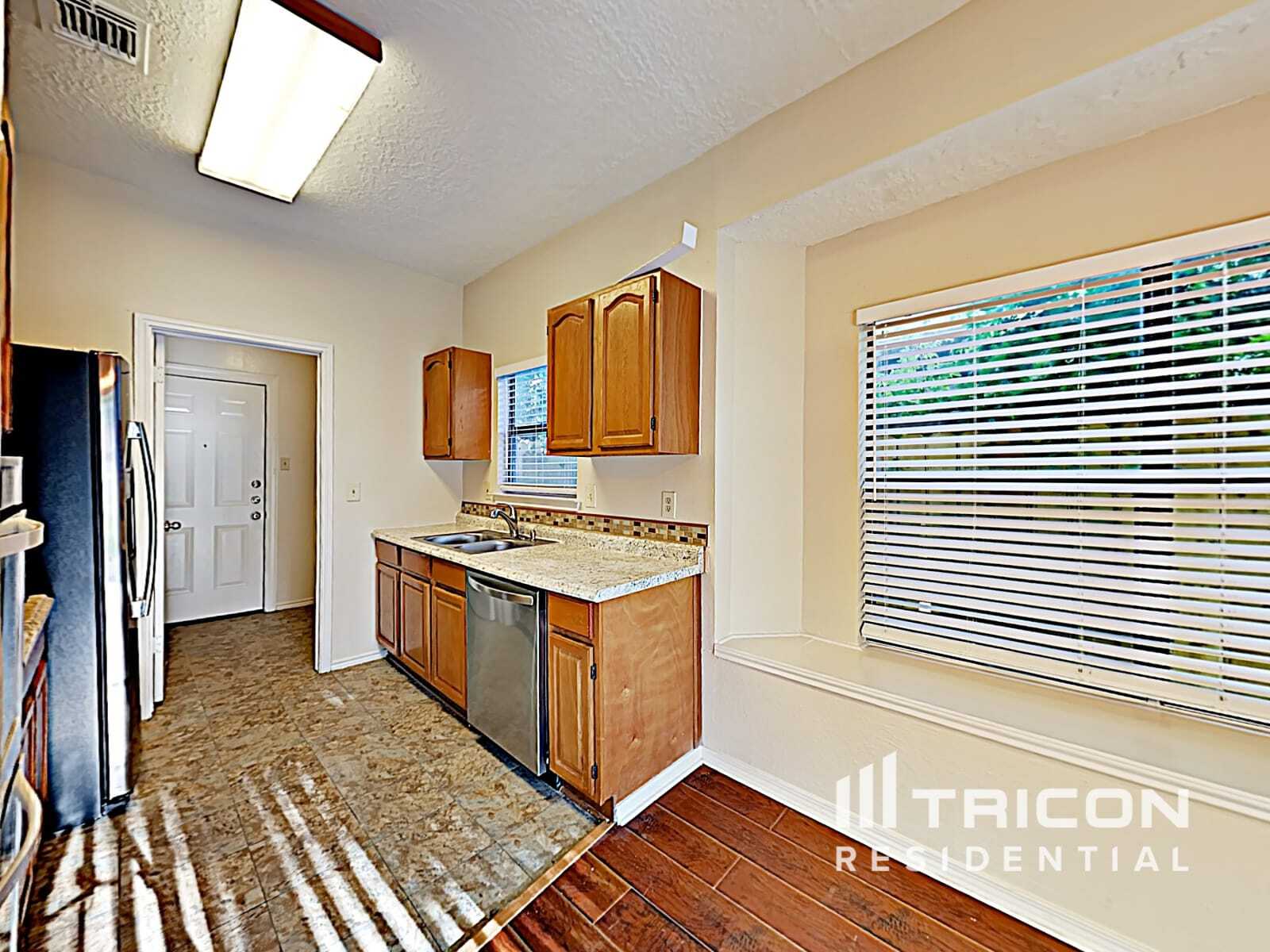 Building Photo - 7714 Gallant Ridge Dr