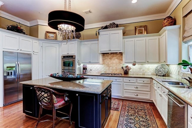 Building Photo - 100 S Creekside Ct