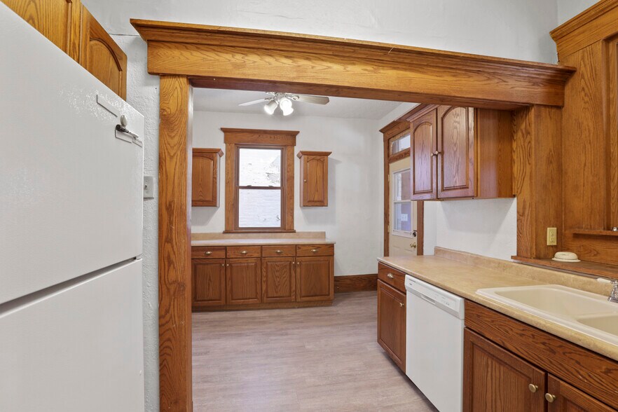 Kitchen Photo1 - 1489 Michigan Ave